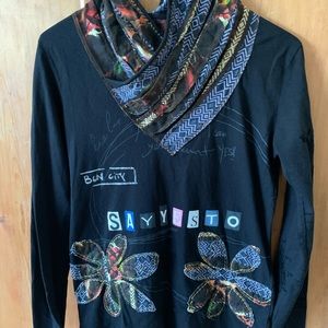 DESIGUAL • Women’s Graphic Say Yes To Cowl Neck Long Sleeve Shirt Size Medium